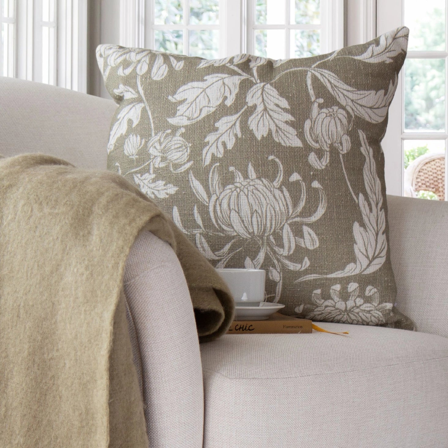 Vintage Peony Pattern - 22x22