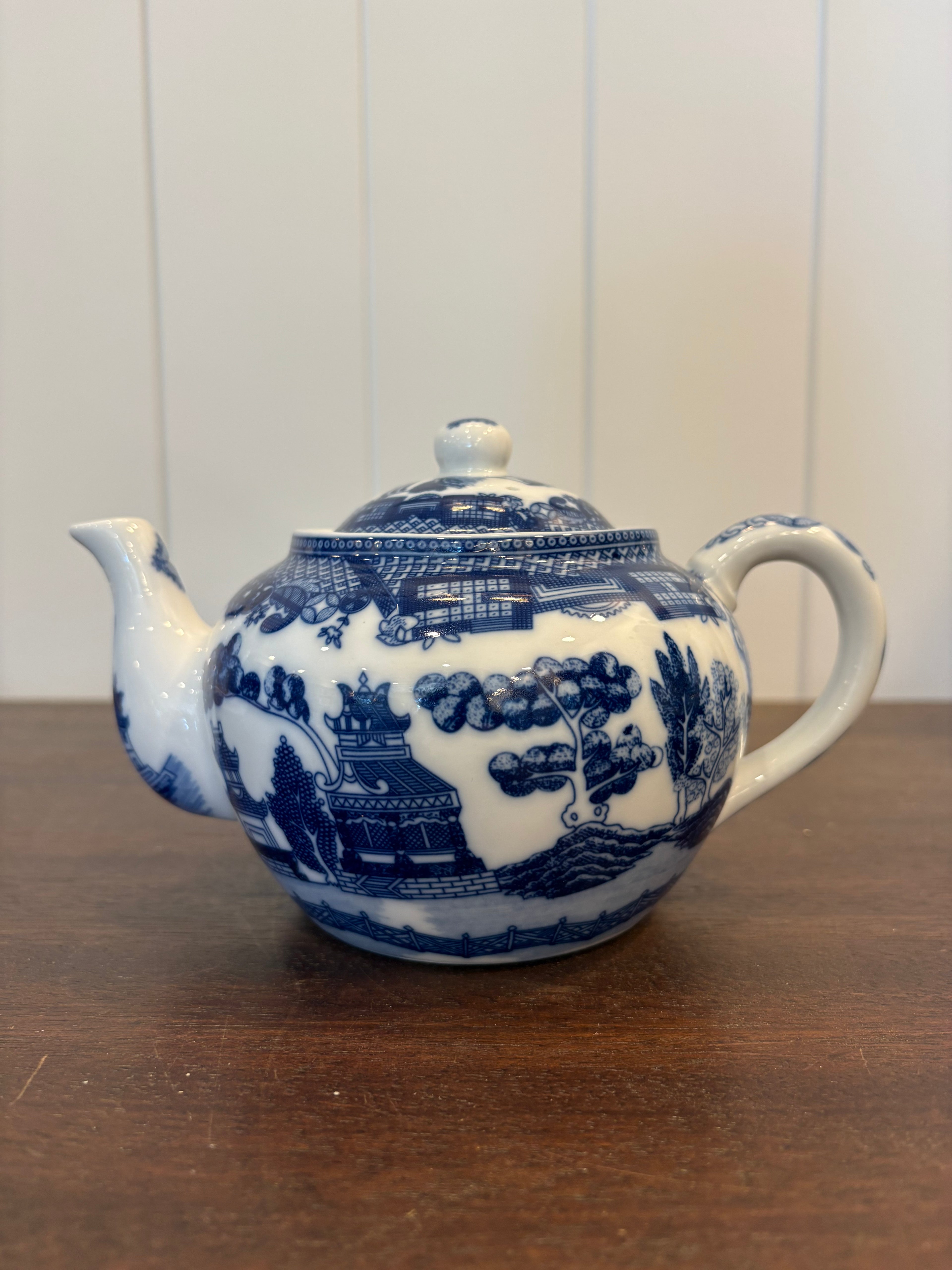 Vintage Blue Willow Teapot