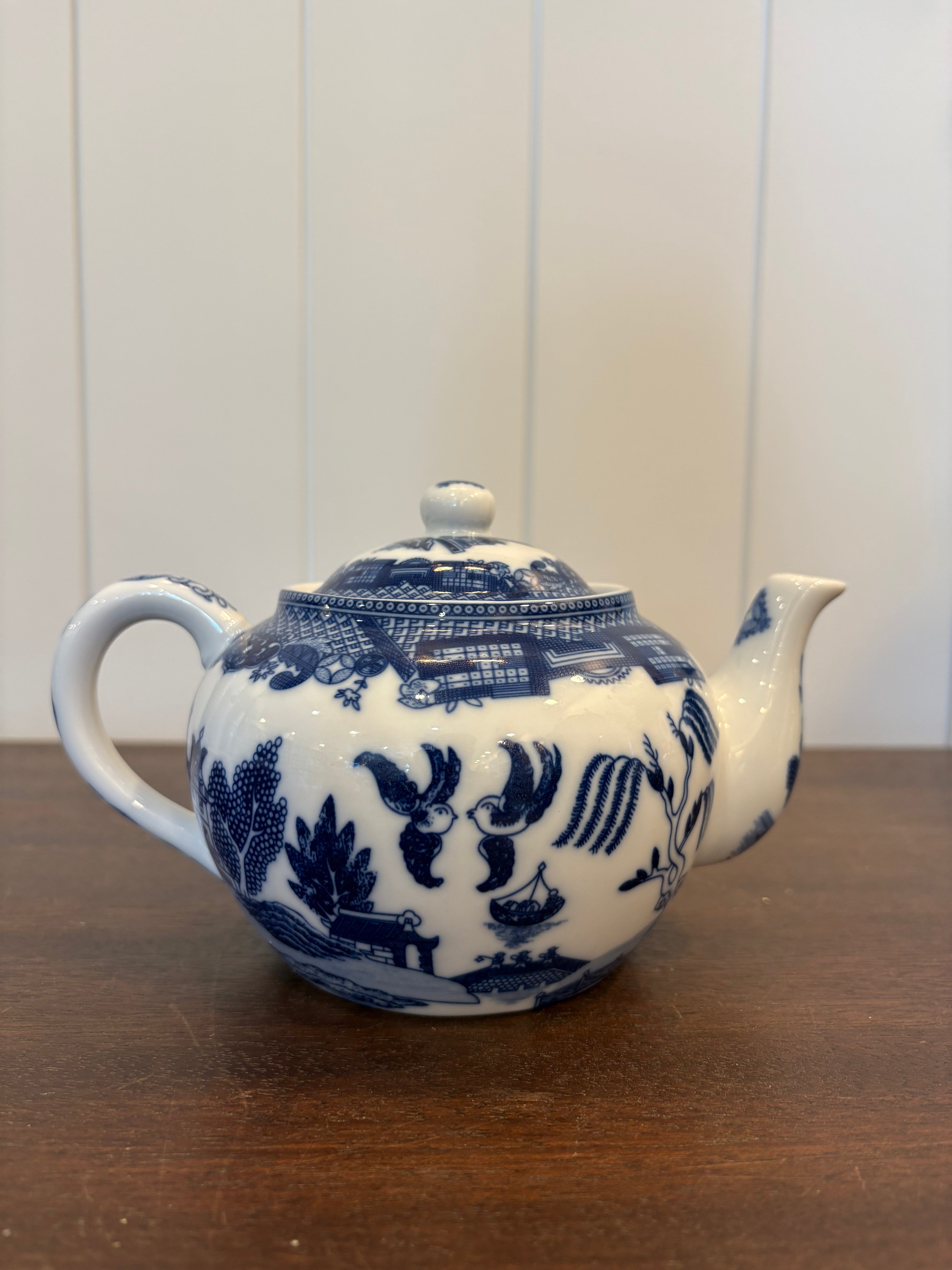 Vintage Blue Willow Teapot