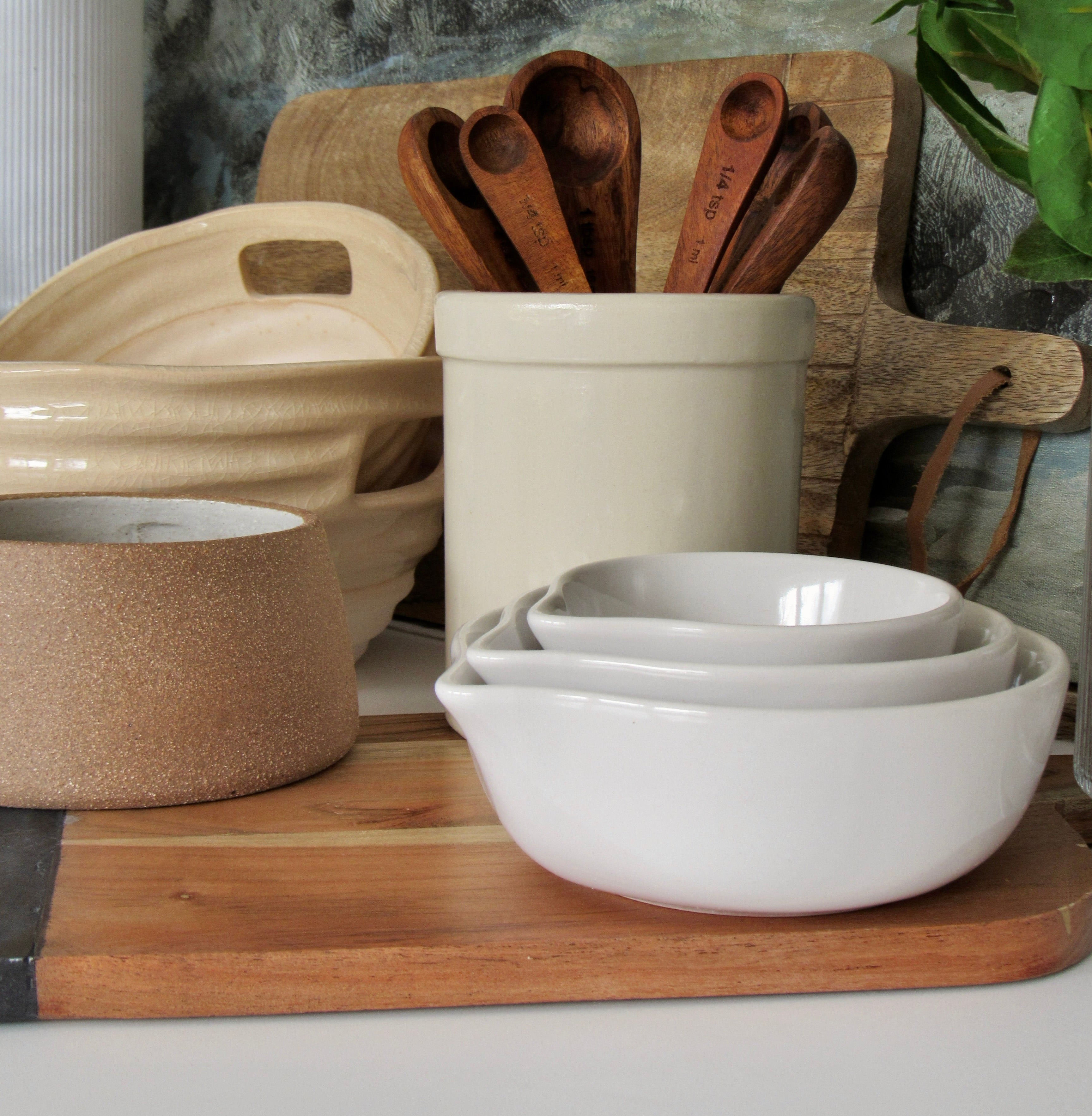 Spouted Bowl Set