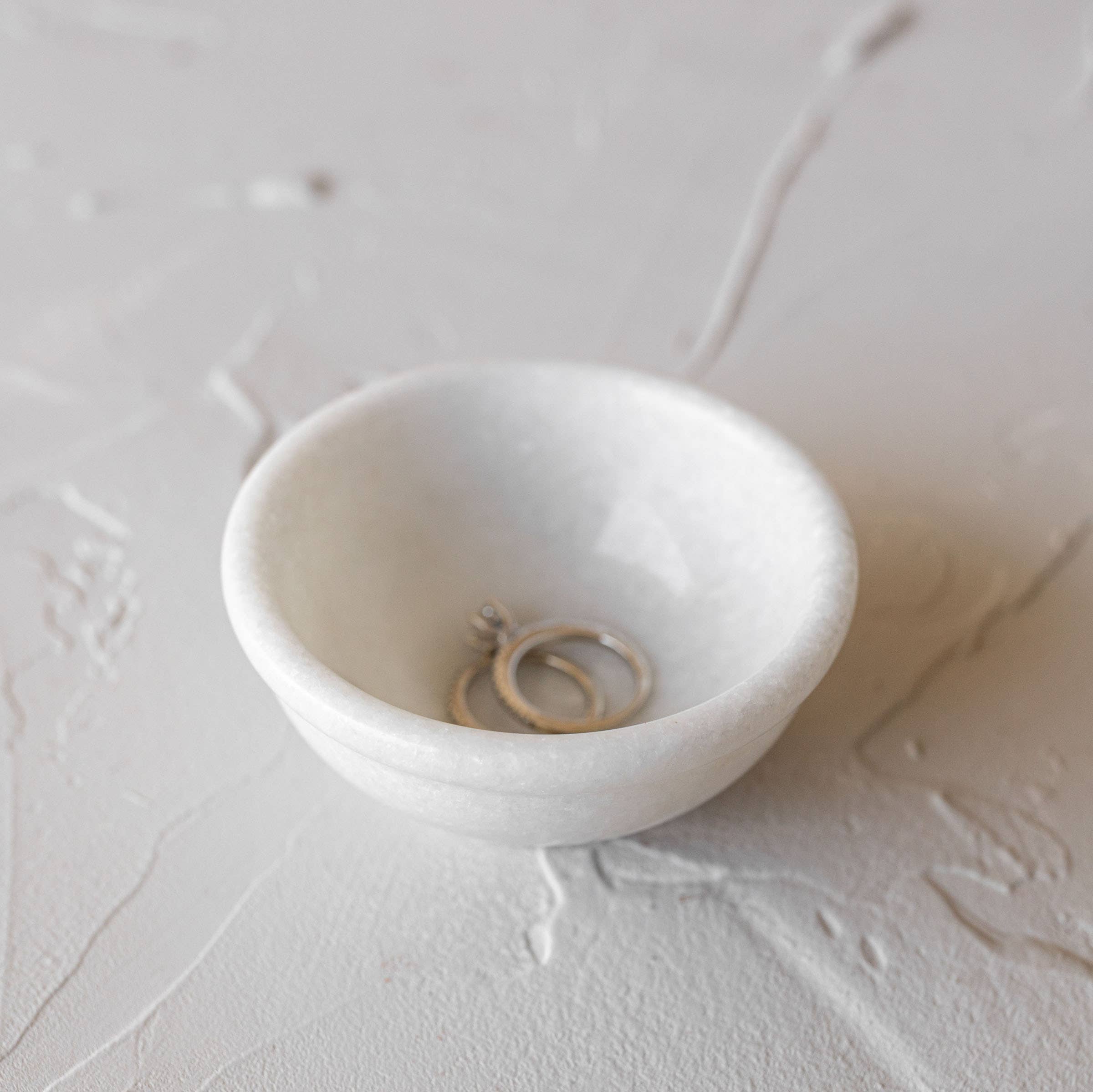 Fleur White Marble Pinch Bowl