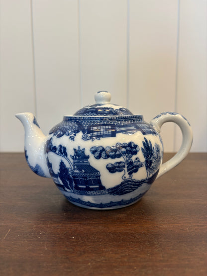 Vintage Blue Willow Teapot