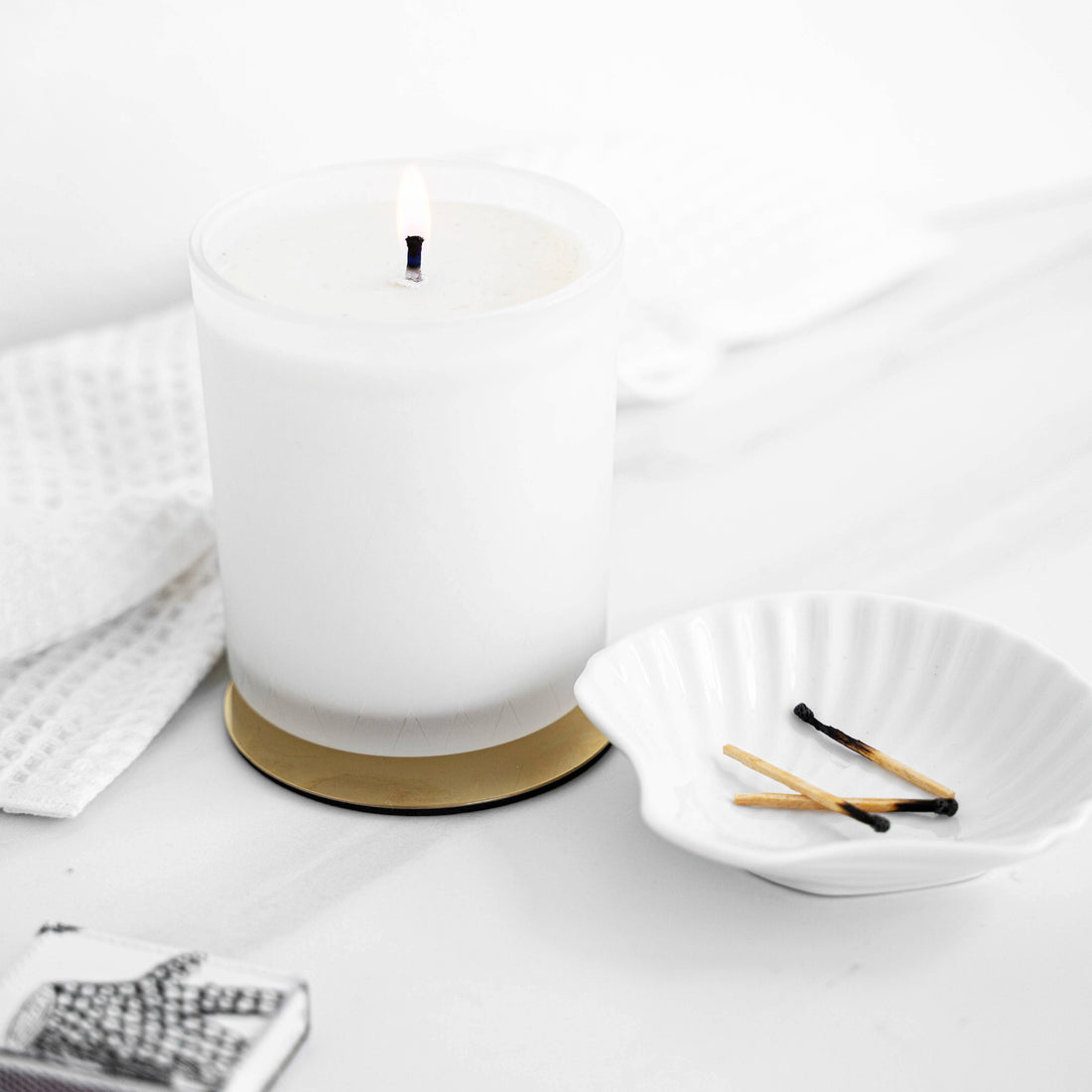 Bourbon &amp; Vanilla Frosted Glass Candle