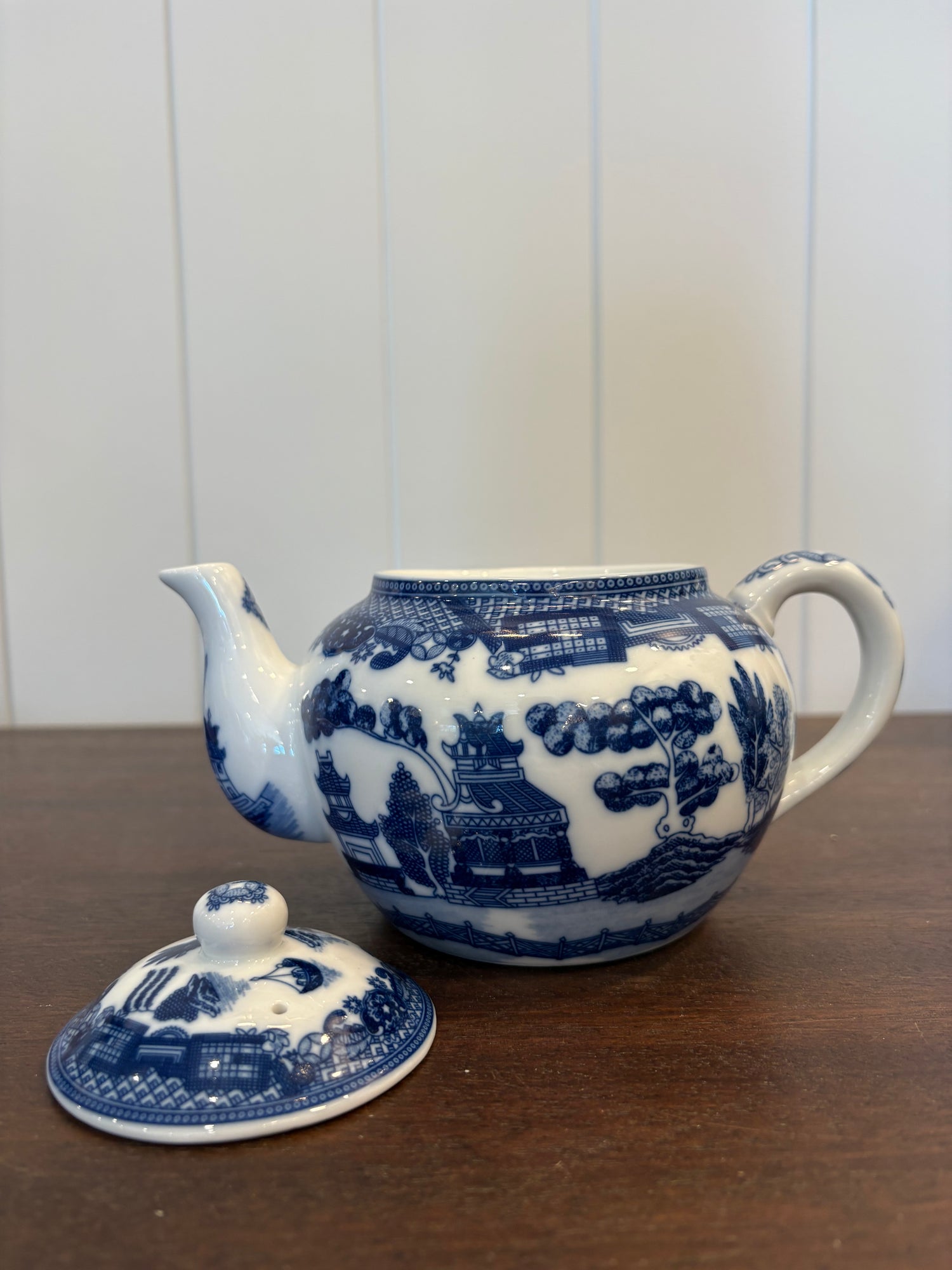 Vintage Blue Willow Teapot