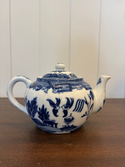 Vintage Blue Willow Teapot