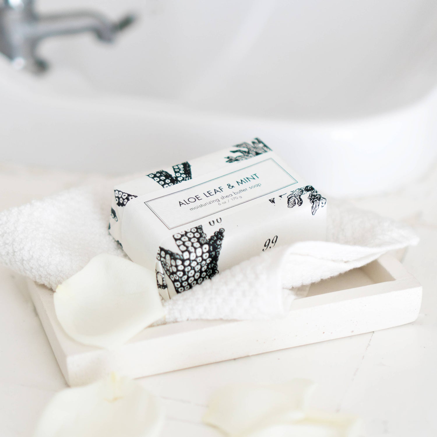 Aloe Leaf &amp; Mint Shea Butter Soap - Bath Bar