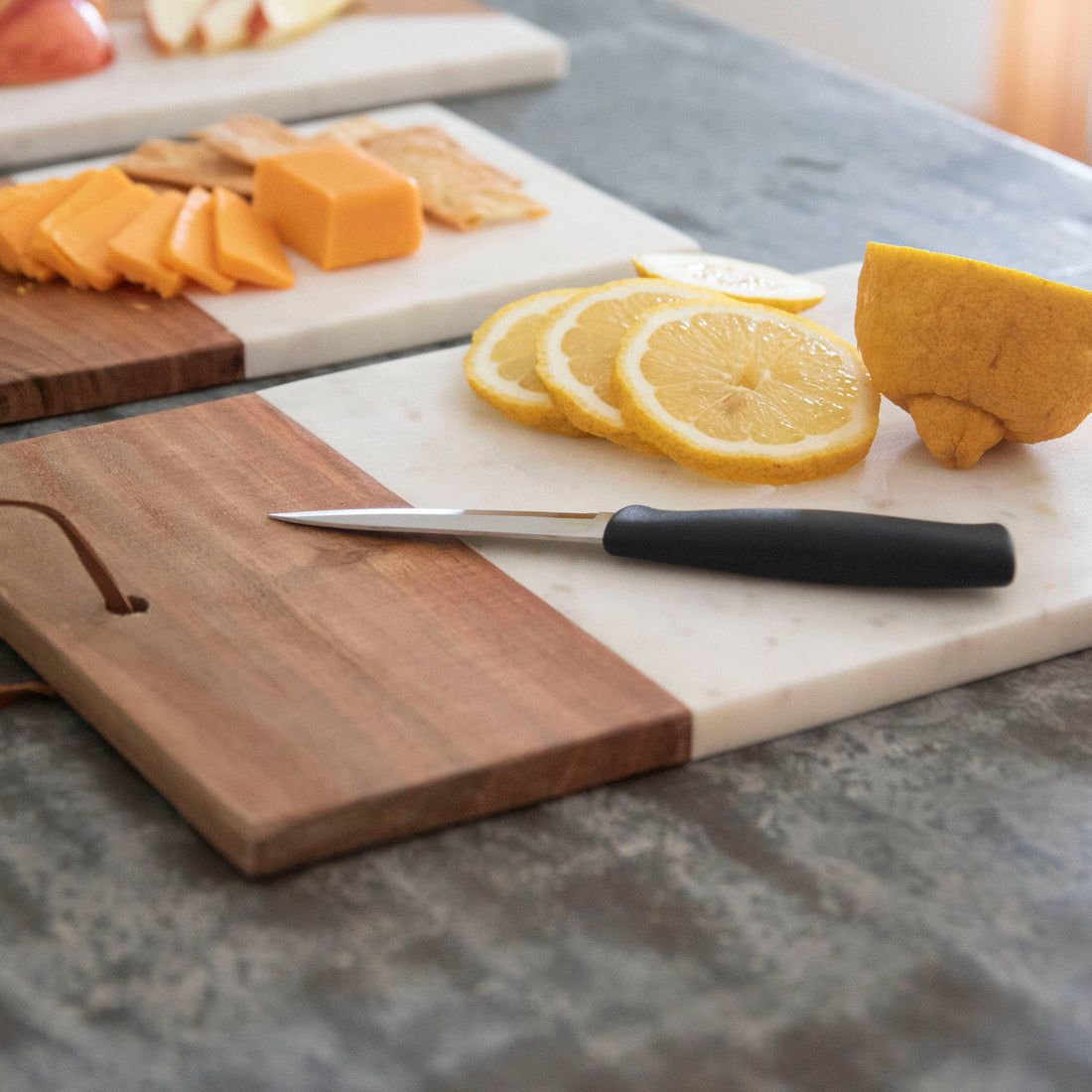 White Marble &amp; Wood Cutting Board